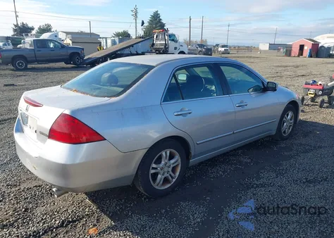 2006 Honda Accord 2.4 Se z USA, uszkodzony, nr VIN 1HGCM563X6A059271